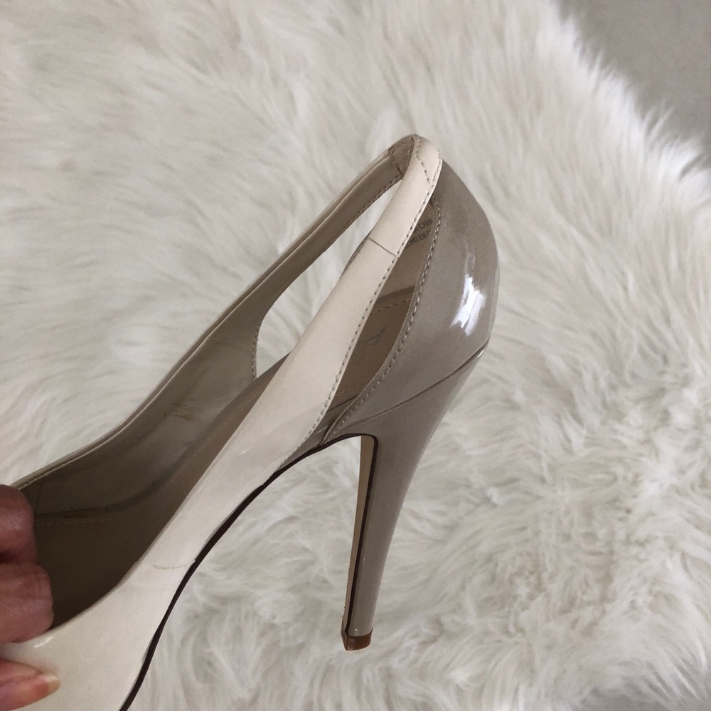 Gorgeous Aldo White & Grey Pumps, size 6 - Picture 5 of 8